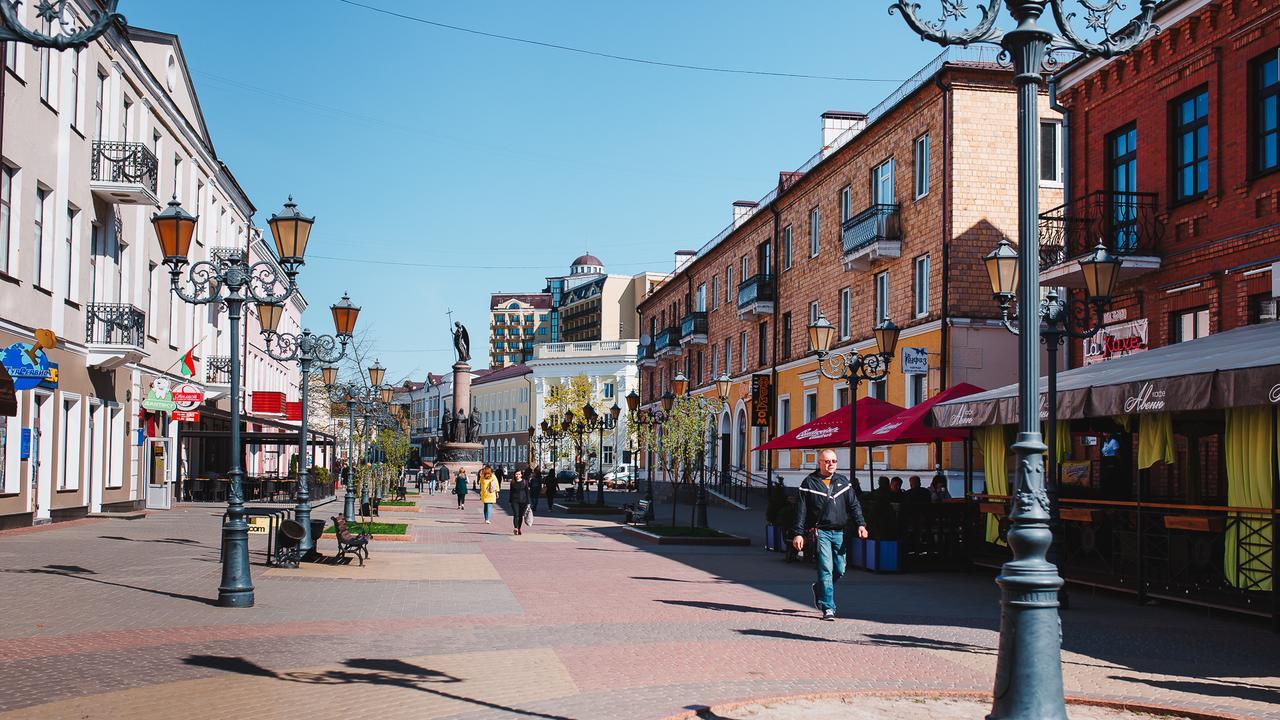 Vladimirskie Apartamenty In Center Of Brest Exterior photo